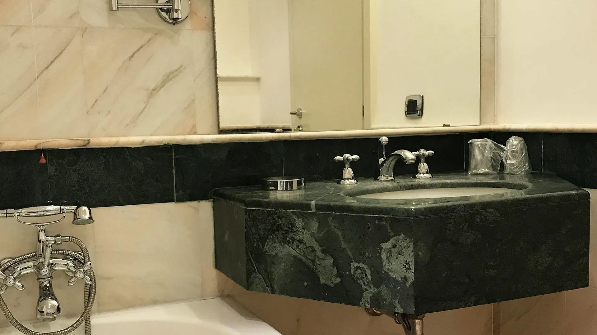Hotel Hilton Portorosa Sicily Furnari 5*,  Italia